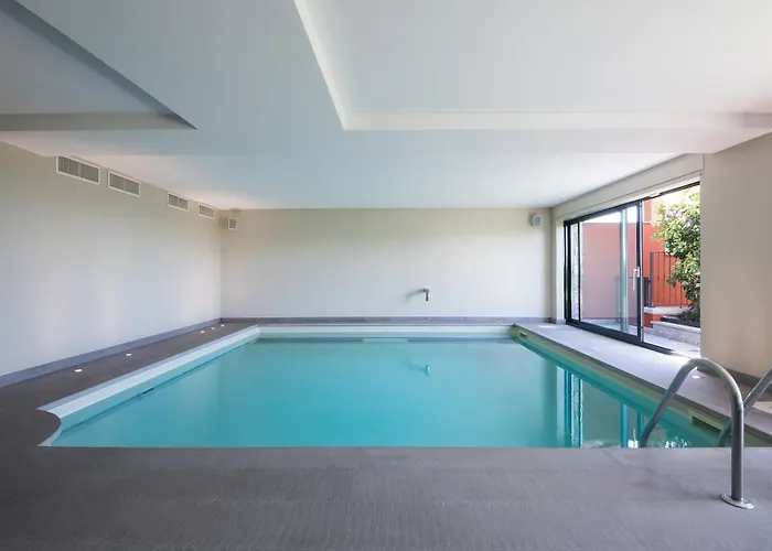 Apartamento & Pool-como House-160 Mt-private Indoor Swimming Pool, Heated Year-private Covered Parking-private Garden And Terrace-fully Equipped Kitchen *