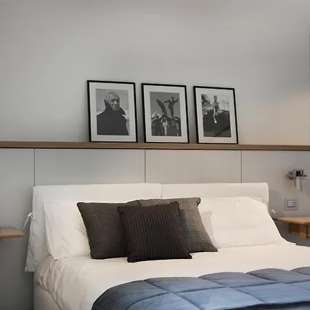 & Pool-como House-160 Mt-private Indoor Swimming Pool, Heated Year-private Covered Parking-private Garden And Terrace-fully Equipped Kitchen * Como