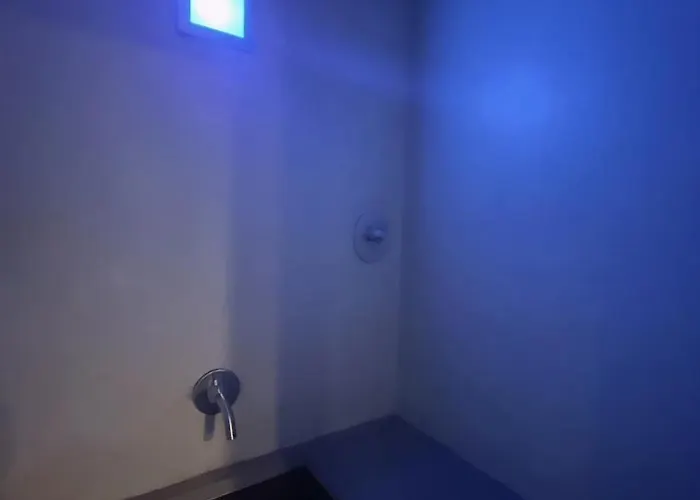 & Pool-como House-160 Mt-private Indoor Swimming Pool, Heated Year-private Covered Parking-private Garden And Terrace-fully Equipped Kitchen