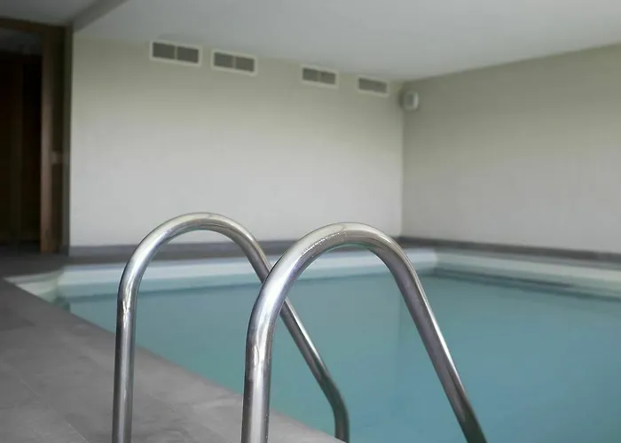 & Pool-como House-160 Mt-private Indoor Swimming Pool, Heated Year-private Covered Parking-private Garden And Terrace-fully Equipped Kitchen