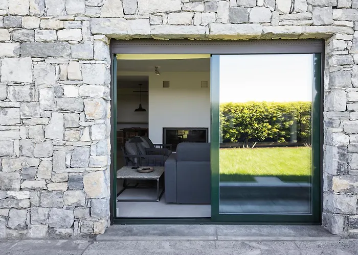 & Pool-como House-160 Mt-private Indoor Swimming Pool, Heated Year-private Covered Parking-private Garden And Terrace-fully Equipped Kitchen *