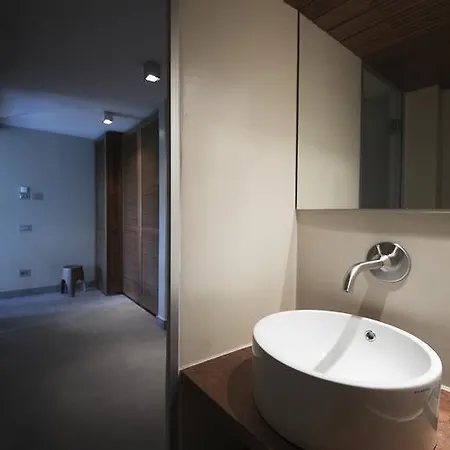 & Pool-como House-160 Mt-private Indoor Swimming Pool, Heated Year-private Covered Parking-private Garden And Terrace-fully Equipped Kitchen