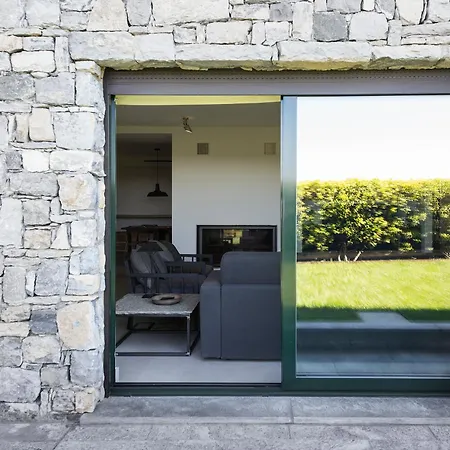 & Pool-como House-160 Mt-private Indoor Swimming Pool, Heated Year-private Covered Parking-private Garden And Terrace-fully Equipped Kitchen *